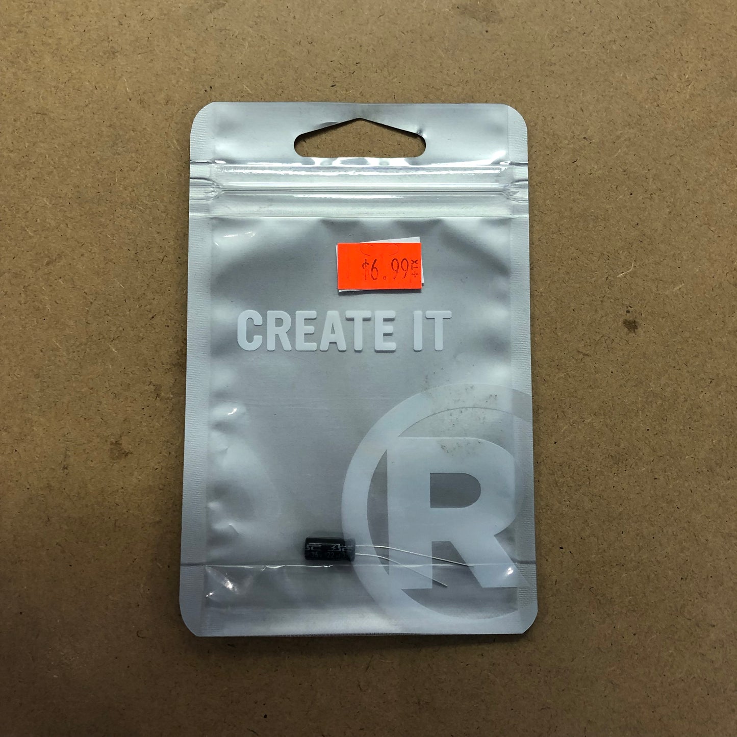 RADIOSHACK 22uF 35V RADIOAL-LEAD ELECTROLYTIC CAPACITOR