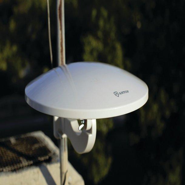ANTOP AT-414B UFO Smartpass Amplified Attic/RV/Outdoor HDTV Antenna